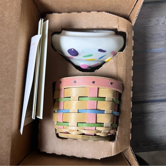 Longaberger Collectors Club Little Cupcake Basket Set 2006 NIB 10th anniversary - Picture 4 of 13